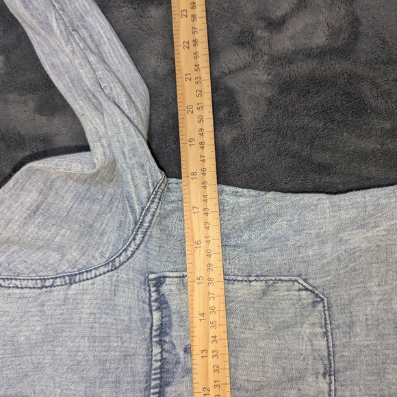 Guess Women's Light Wash denim style button down shirt Y2K Friends XS - Picture 6 of 6